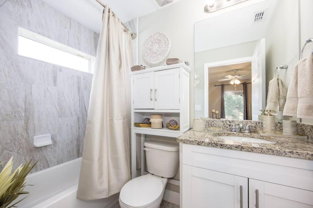 Modern Luxury Located In Tampa! Holiday home *